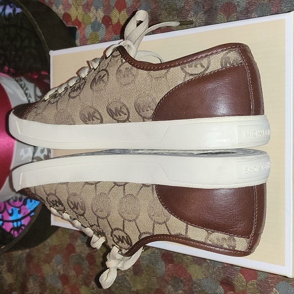 Mk mocha signature city sneakers - Picture 3 of 9